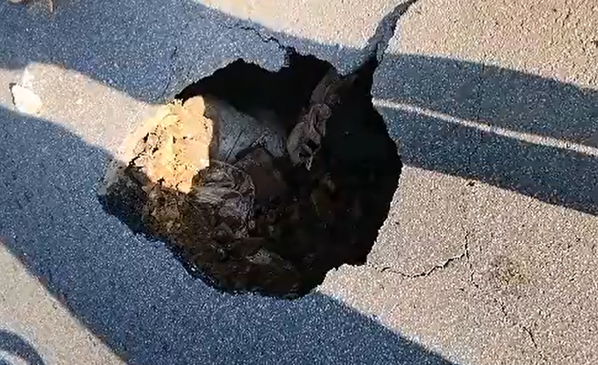 city of joburg, sinkhole, sinkhole caused by illegal mining closes down important road in joburg