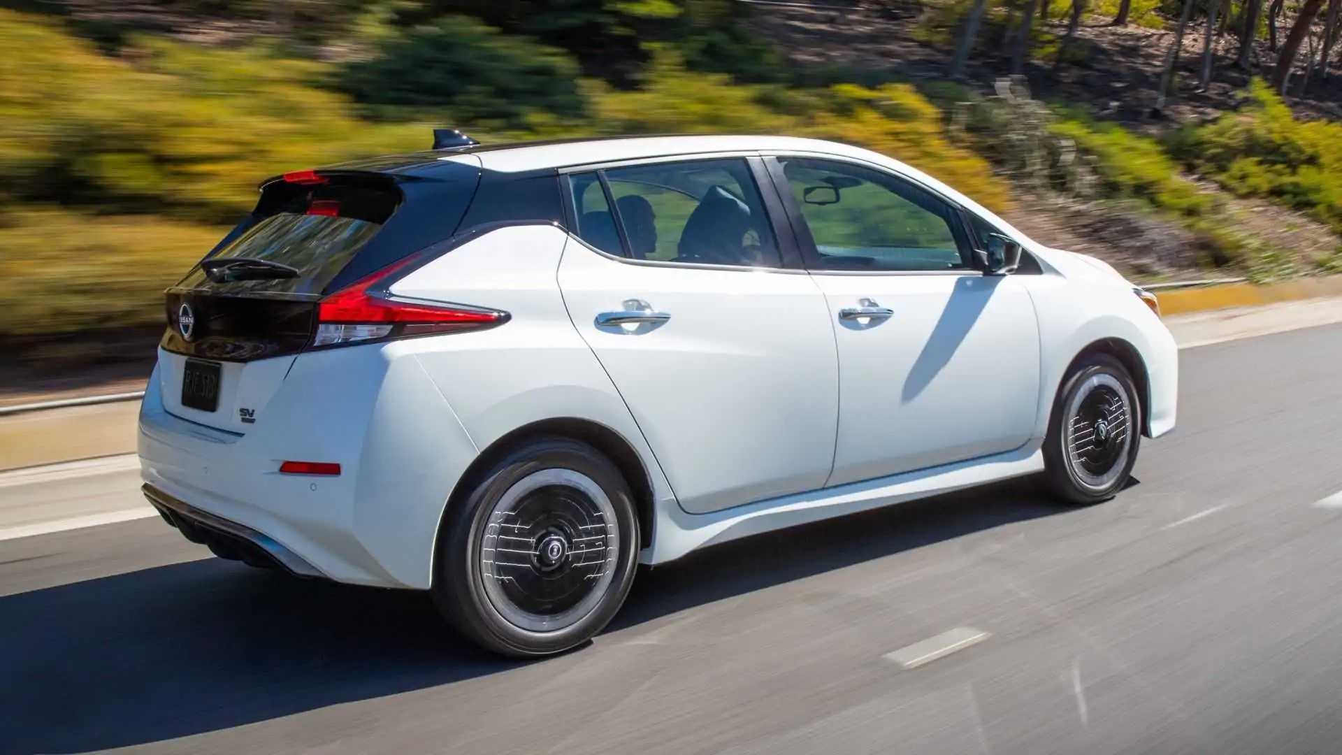 nissan leaf recalled for potential unintended acceleration issue