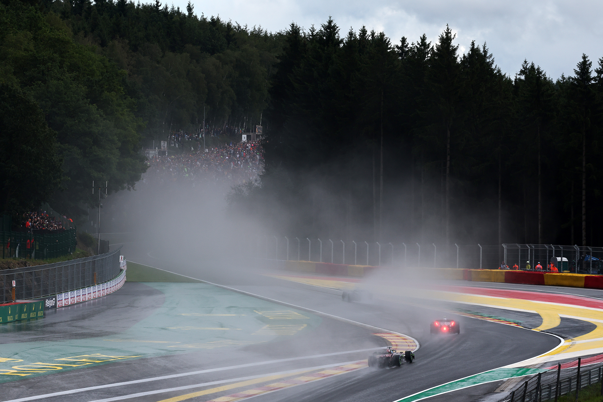 f1 drivers desperate for improvements to ‘pointless’ wet tyre