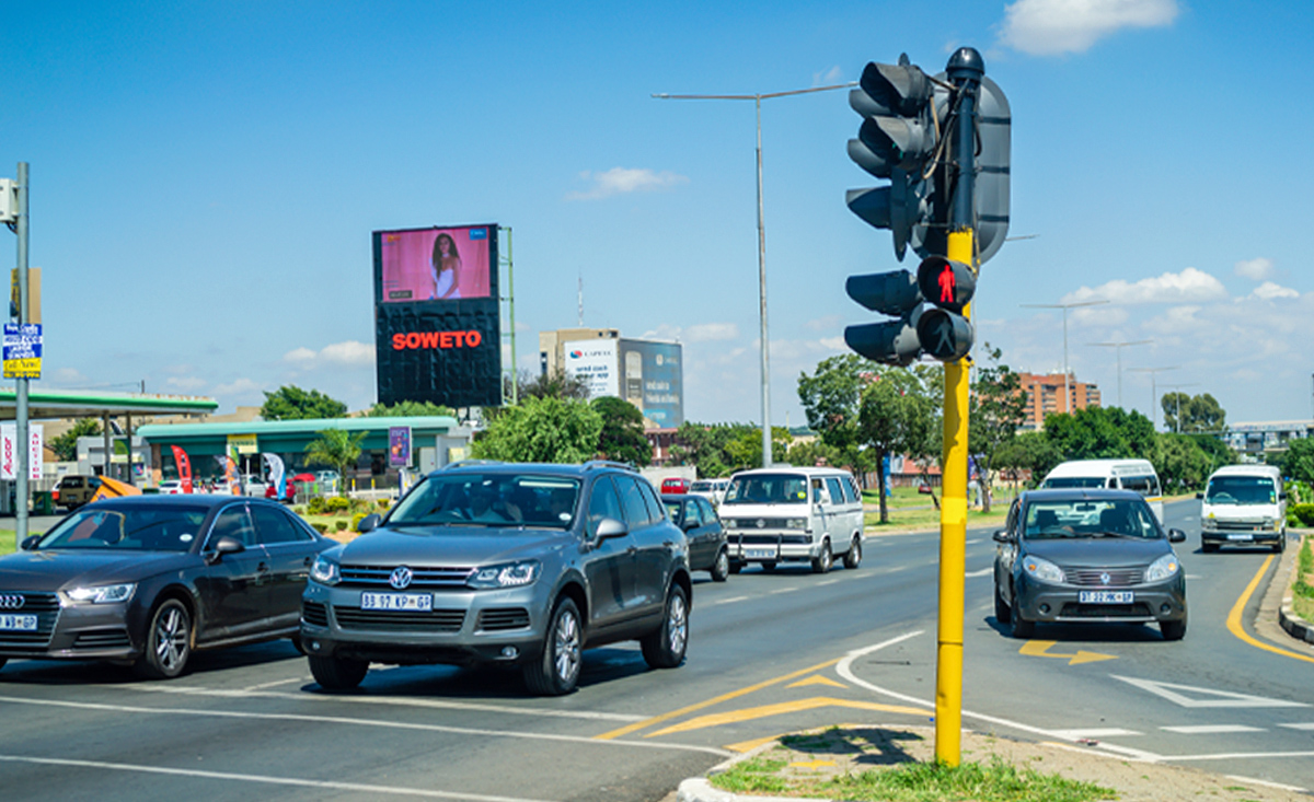 johannesburg roads agency, load-shedding, soweto, vodacom, mtn will now keep the traffic lights on in soweto