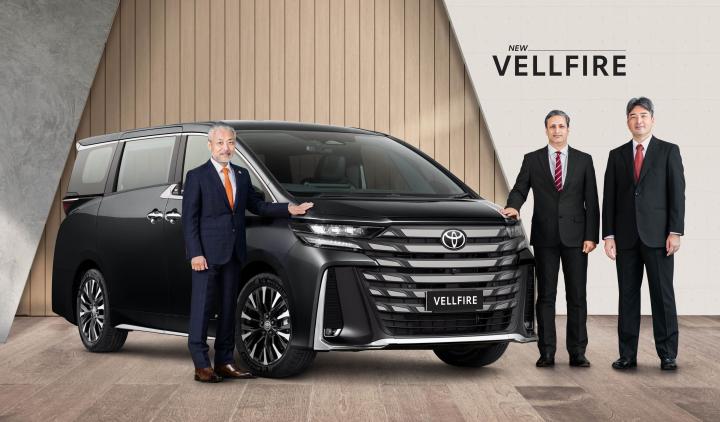 4th-gen Toyota Vellfire launched at Rs. 1.20 crore, Indian, Toyota, Launches & Updates, Vellfire
