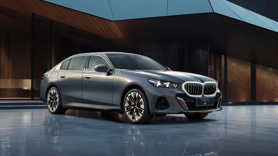 china gets a long wheelbase bmw 5-series with a theatre screen!