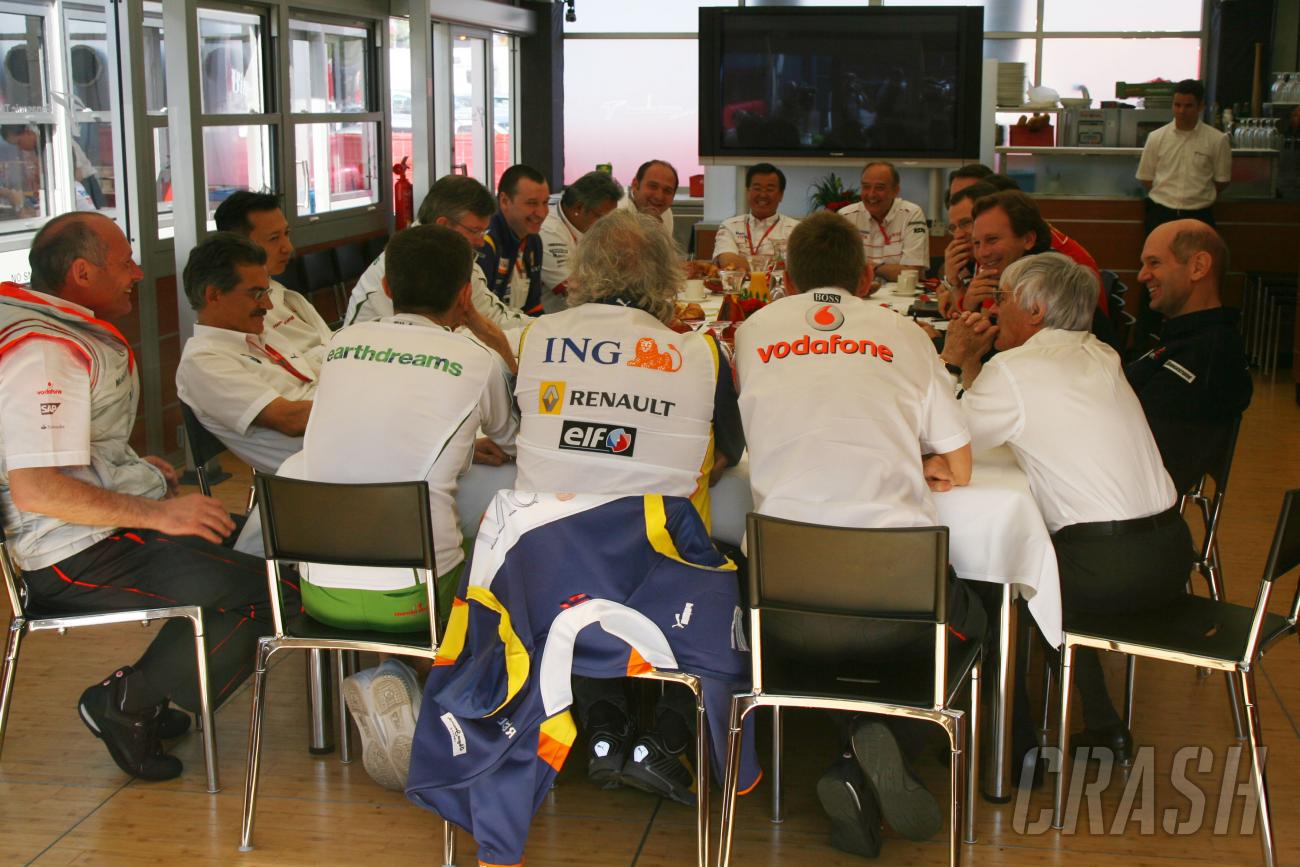 if netflix filmed a 2005 f1 team boss meeting, who would steal the show?