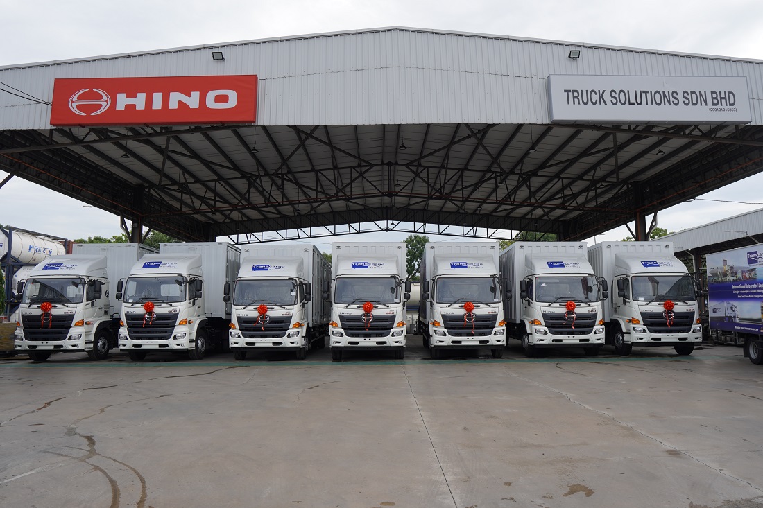 hino, hino motors sales (malaysia) sdn bhd, malaysia, transcargo worldwide (m) sdn bhd, transcargo worldwide expands fleet with hino 300 & 500 trucks
