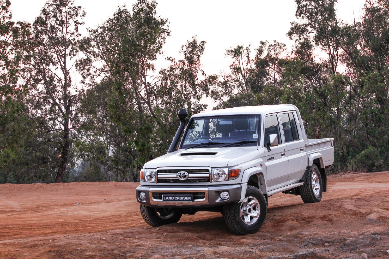 top 5 practical accessories for your toyota land cruiser 79