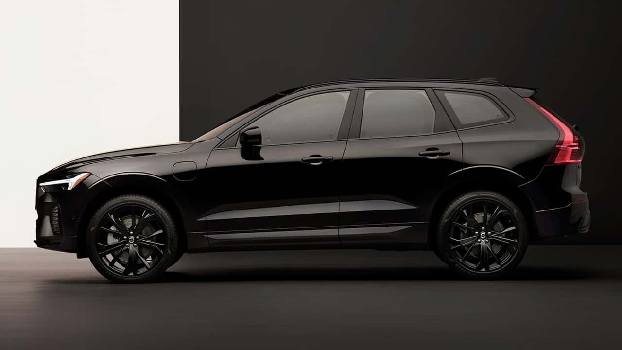 2024 volvo xc60 black edition debuts with 21-inch rims, $58,595 starting price