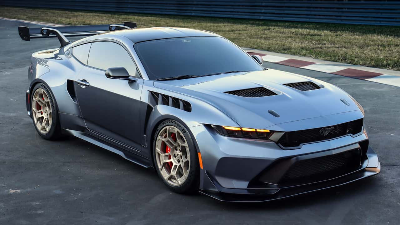 2025 ford mustang gtd front angle