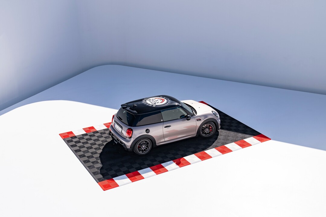 mini cooper bulldog racing edition: the ultimate licence to race