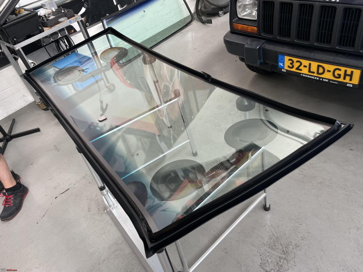 Professionals replaced my Jeep's damaged windshield in about 1.5 hours, Indian, Member Content, Jeep Cherokee, Jeep, windshield
