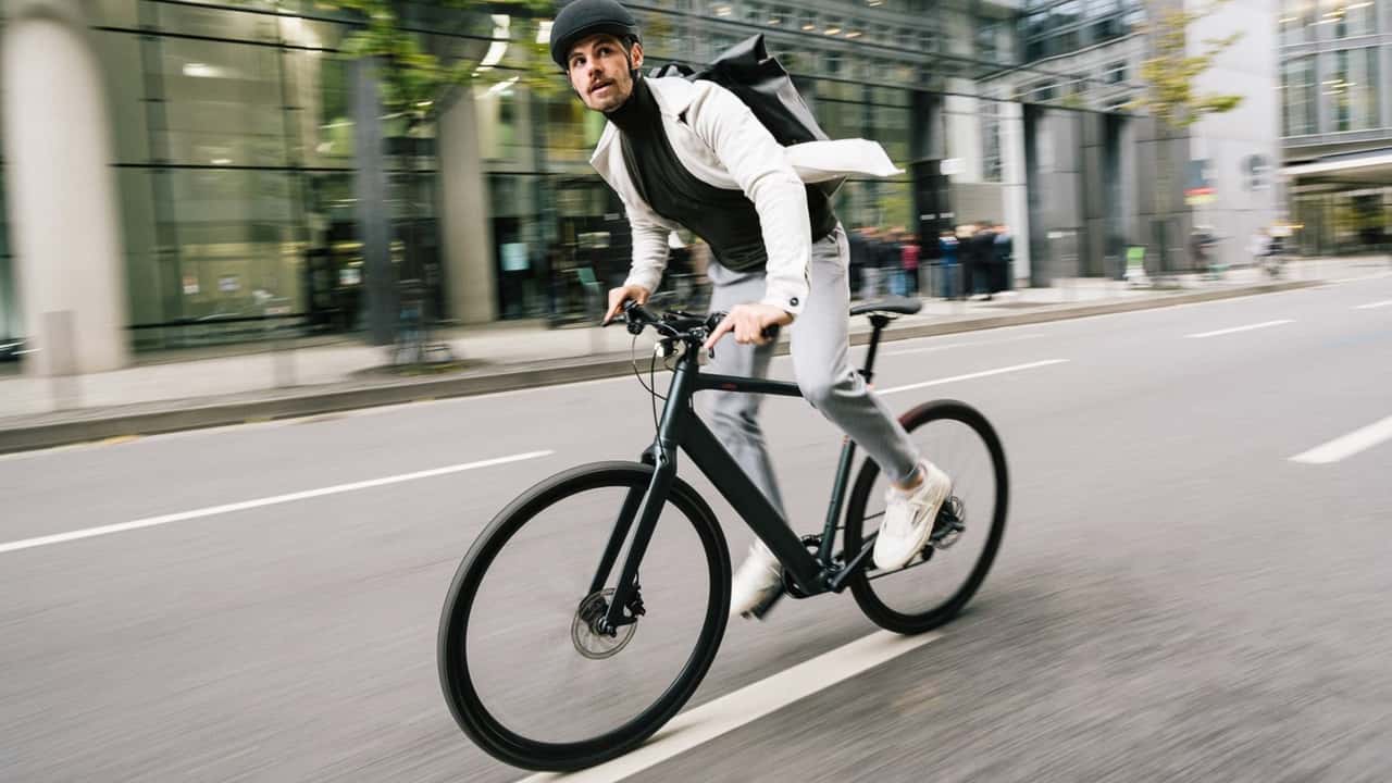 new coboc sydney is a sleek and slender commuter e-bike