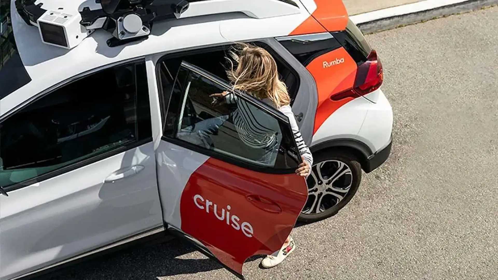 cruise to reduce robotaxi fleet by 50% in sf following fire truck collision