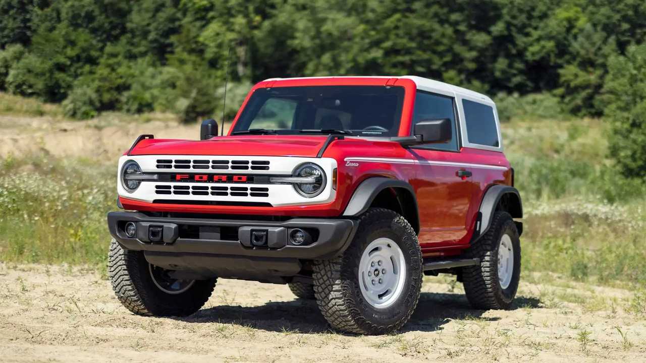 ford bronco base trim is dead for 2024, cheapest model now over $40k