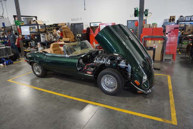 Image for article titled This Florida Company Is Modernizing Jaguar E-Types