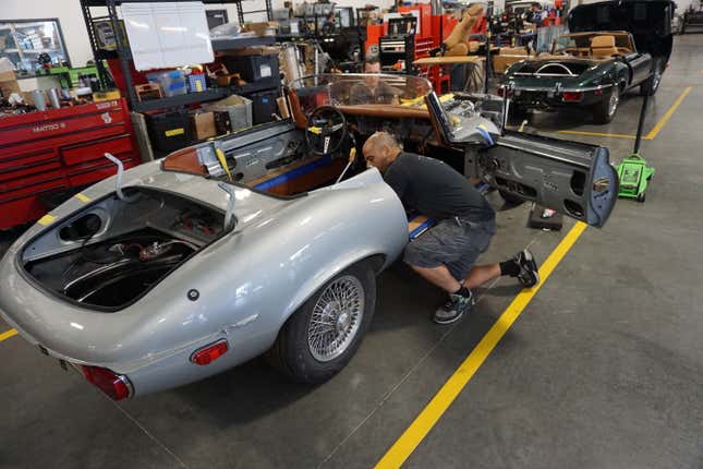 Image for article titled This Florida Company Is Modernizing Jaguar E-Types