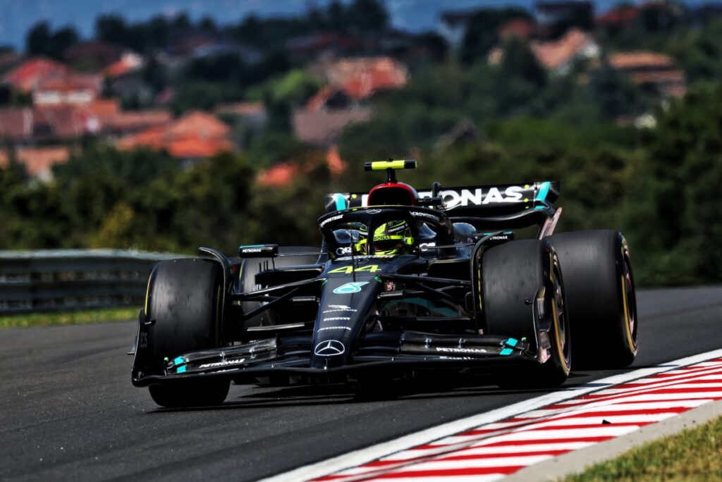 hamilton: p2 for mercedes would be ‘huge achievement’ in 2023