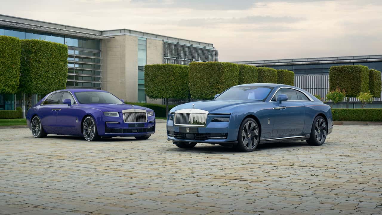bespoke rolls-royce spectre, ghost builds to bow at salon privé concours 2023