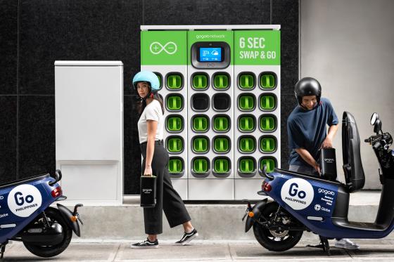 ayala, battery swapping, e-bike, globe, gogoro, it’s official: gogoro battery-swapping tech now in the ph