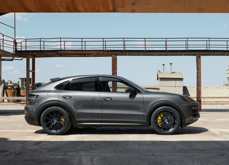 new porsche cayenne turbo e-hybrid launches with 544kw/950nm