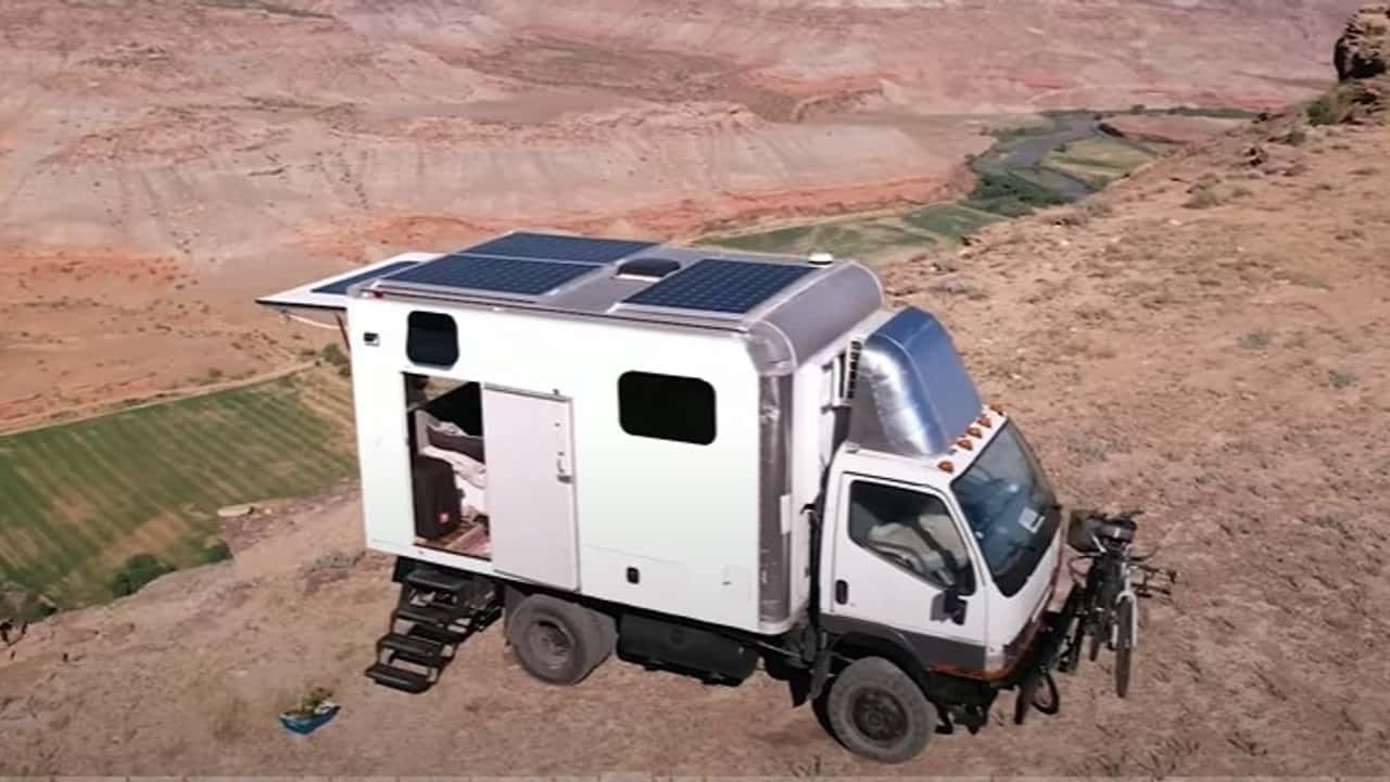 Mitsubishi Fuso Box Truck Camper