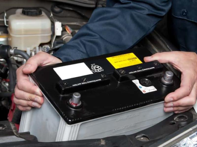 how to replace the car battery on a ford fiesta