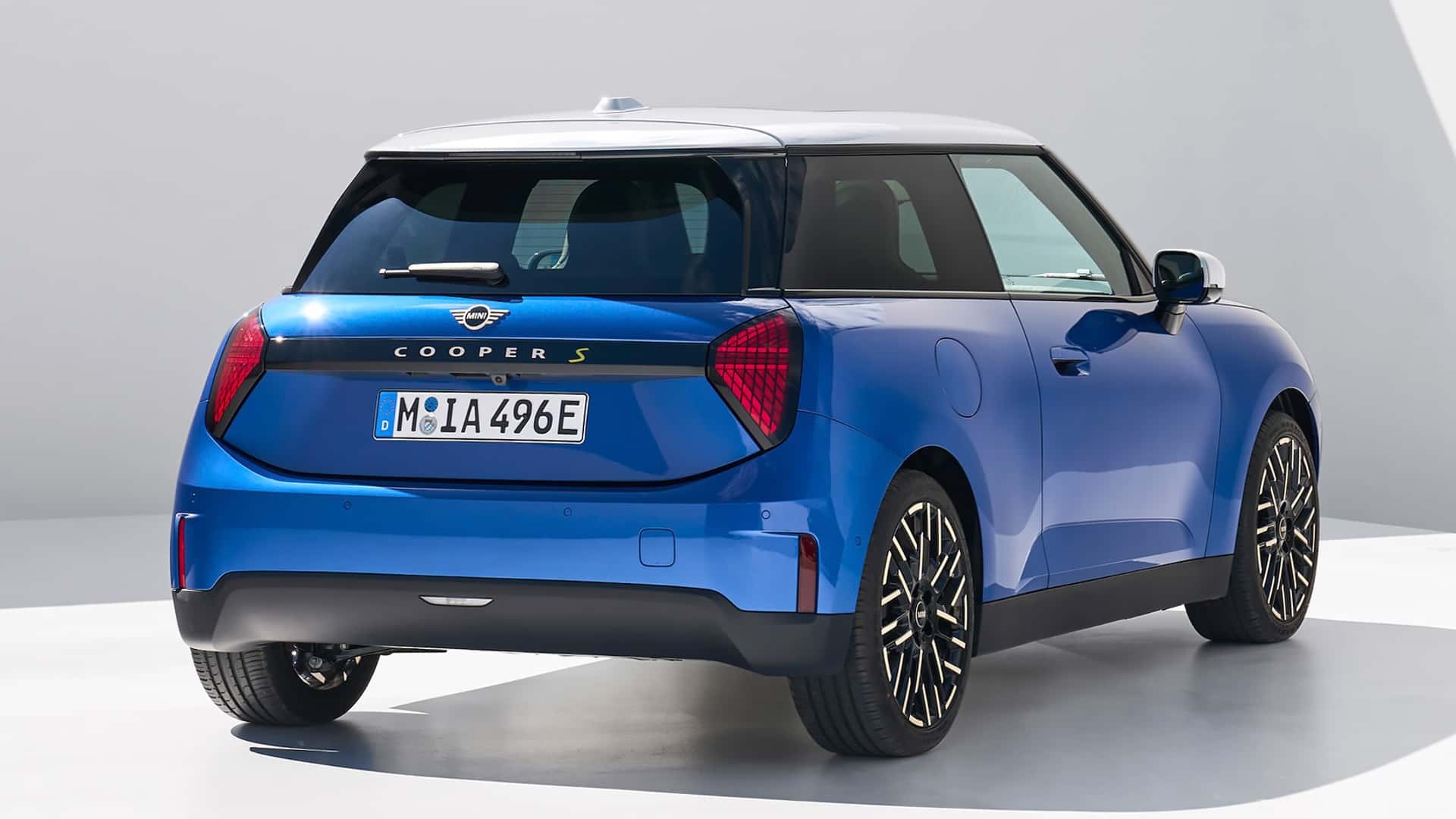 bmw group invests $645 million to produce mini evs in the uk