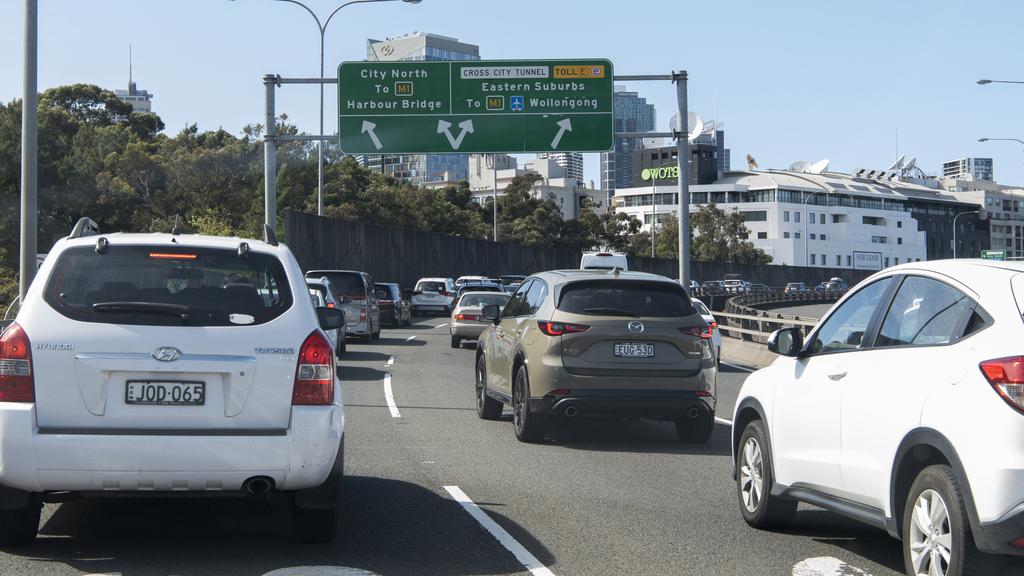 Technology, Motoring, On The Road, Sydney drivers get toll-free travel on major road for marathon