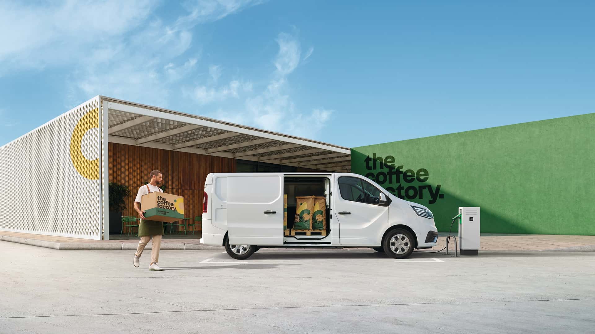 all-new renault trafic van e-tech electric debuts with 184 miles of range