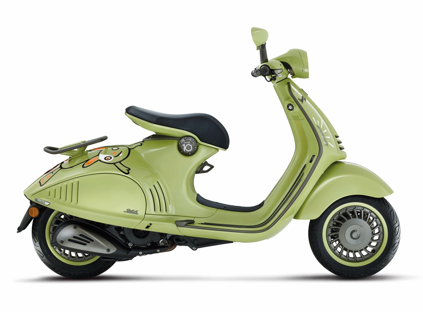 Vespa 946 10th anniversary edition now in Malaysia for RM99,900