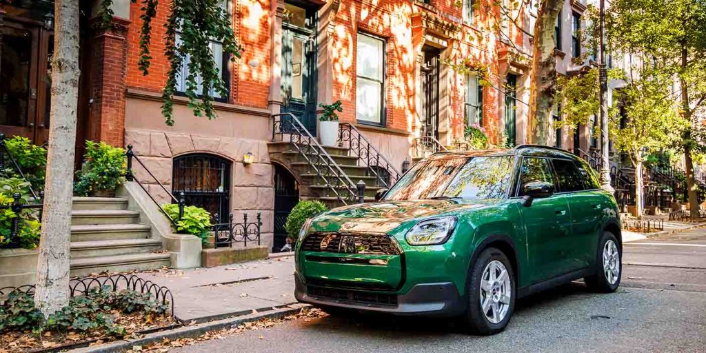 all new mini countryman electric makes its north american debut ahead of 2024 deliveries