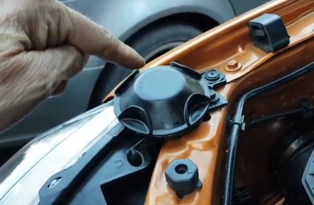 how to replace a headlight bulb on a ford ranger
