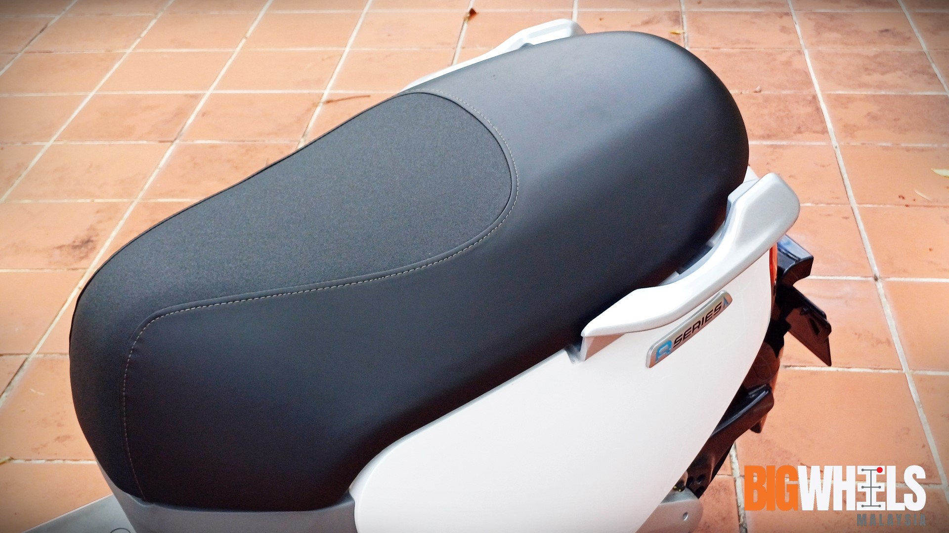 Blueshark R1 electric scooter review: Perfectly functional