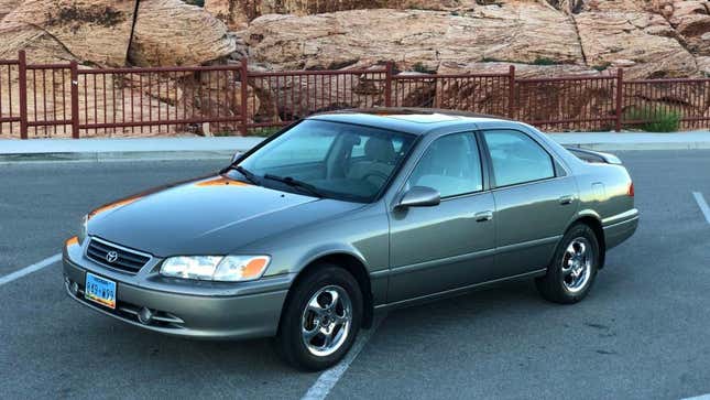 Nice Price or No Dice 2000 Toyota Camry LE