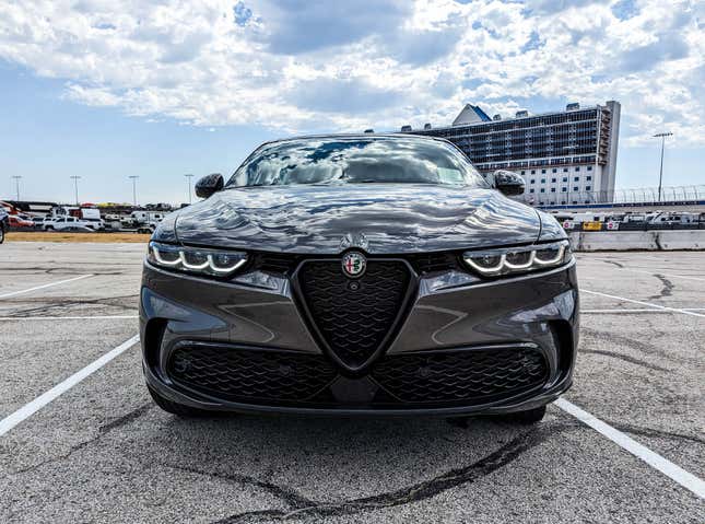 2024 alfa romeo tonale phev: a disappointing plea to the female buyer