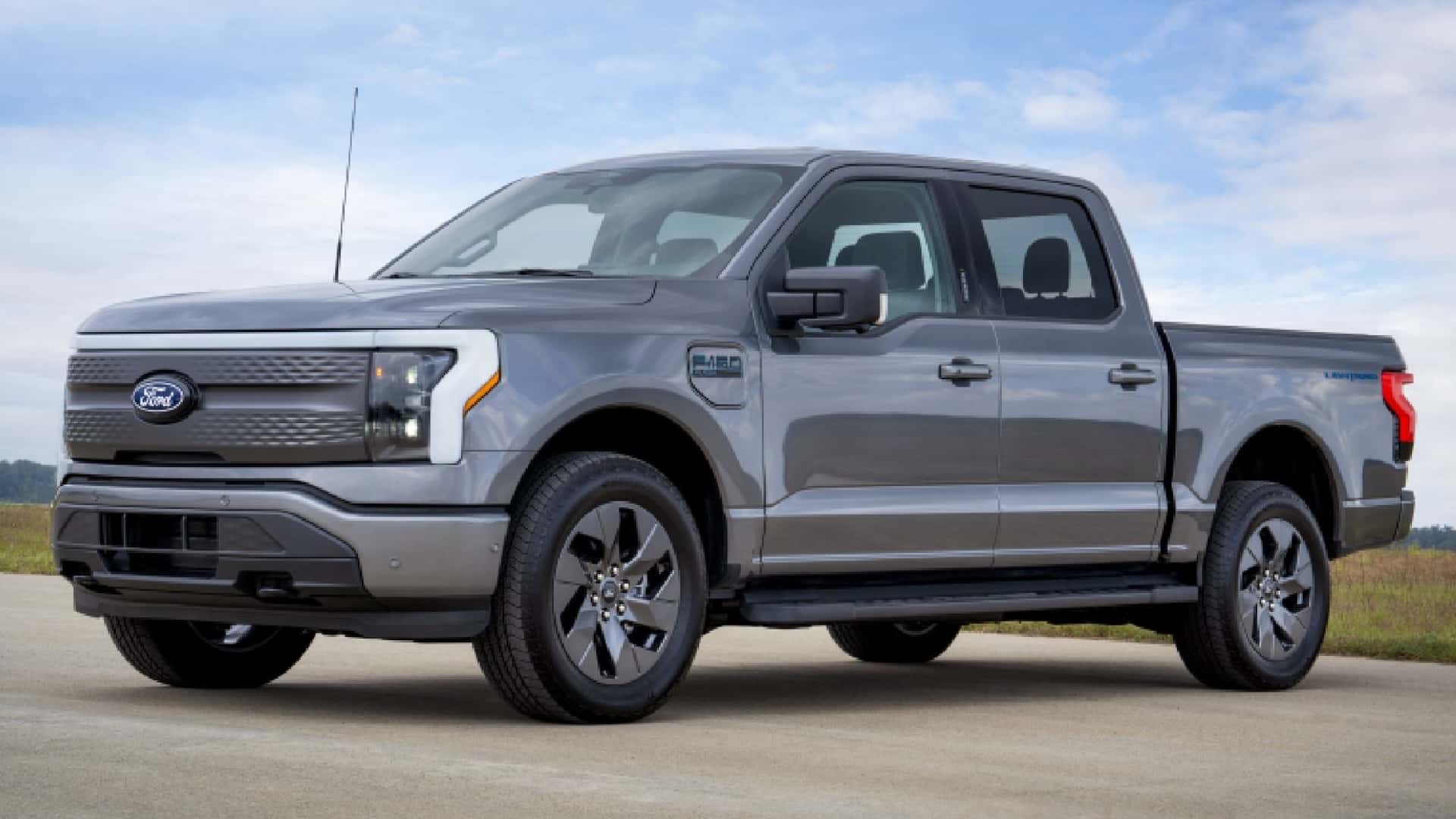 2024 ford f-150 lightning flash: the 'sweet spot' 320-mile truck