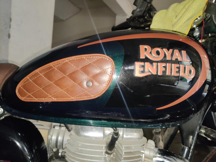 Royal Enfield Classic 350: How to install an aftermarket tank pad, Indian, Member Content, Royal Enfield Classic 350, tank pad, Modifications