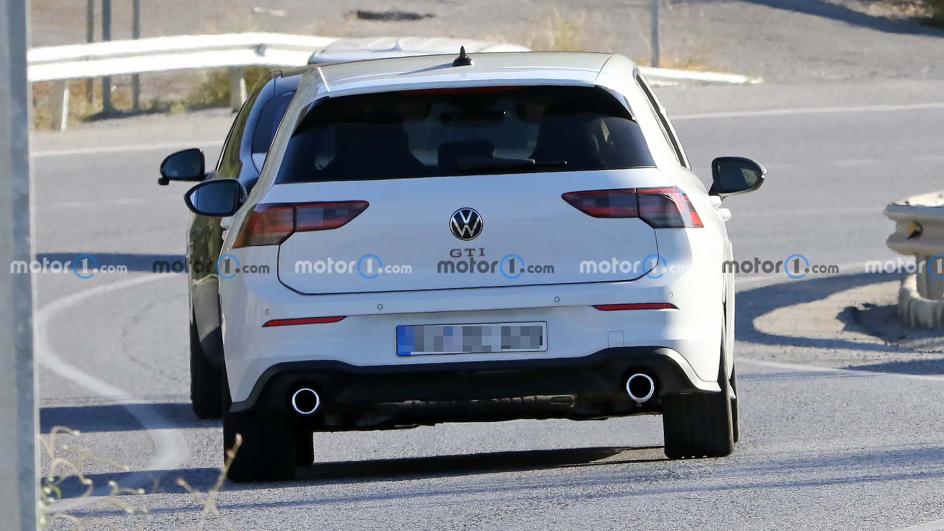volkswagen, vw golf gti, vw golf r, facelifted vw golf gti spotted – everything we know
