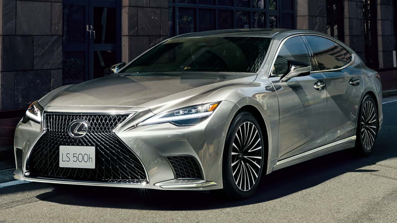 2024 lexus ls debuts in japan with 12.3-inch driver's display