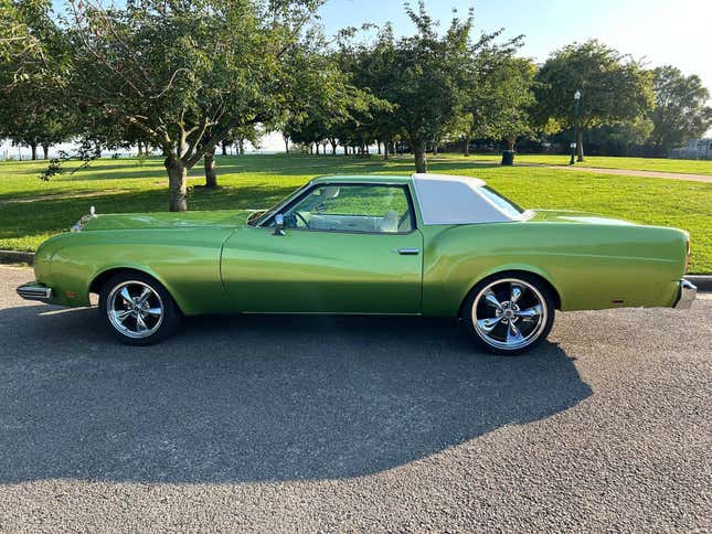 at $18,000, is this 1976 custom cloud the ‘full monte?’