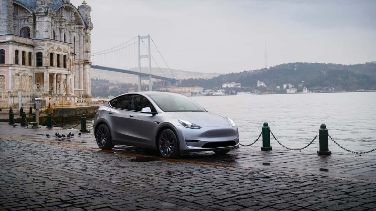 europe: plug-in car share surged to 30% in august 2023