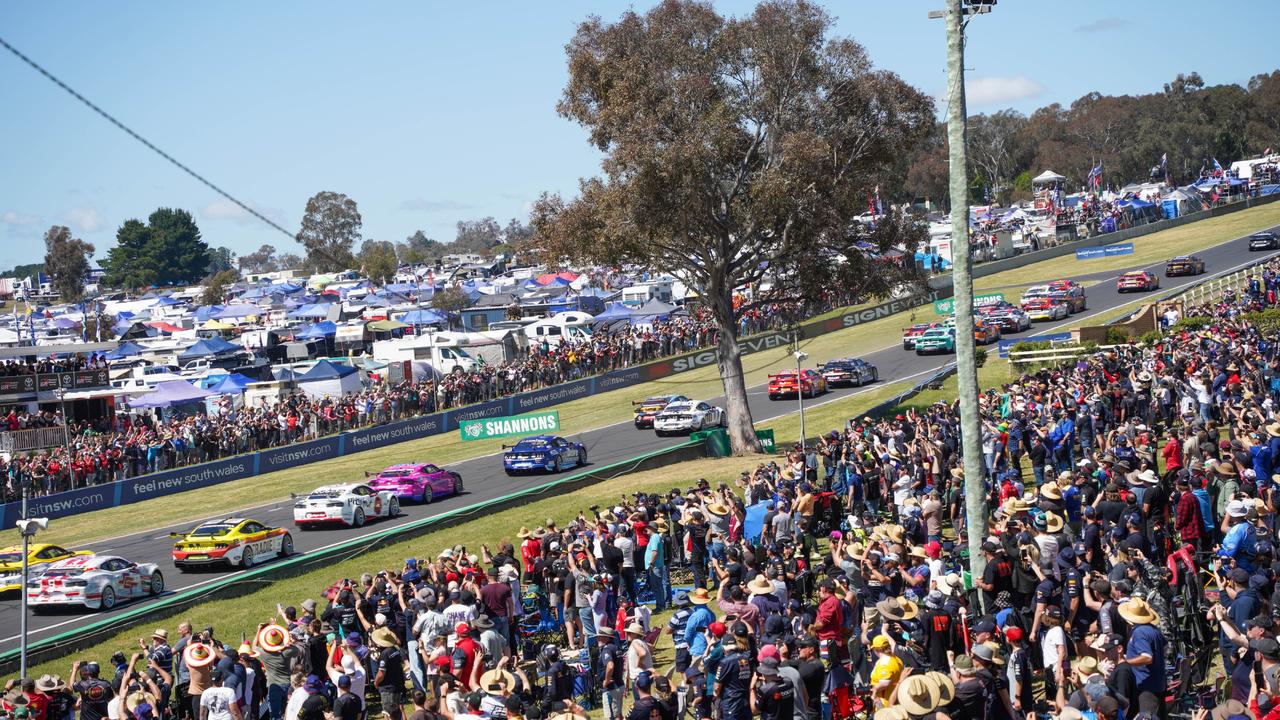 Huge crowds gathered on a glorious spring day. Picture: NCA NewsWire/ Henry Derooy, Technology, Motoring, Huge crowds flock to Bathurst for iconic Supercars event