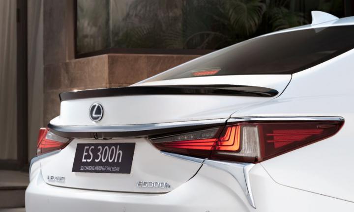 Lexus ES 'Crafted Collection 2023' launched at Rs 64.64 lakh, Indian, Lexus, Launches & Updates, Lexus ES, Lexus ES300h, Limited Edition
