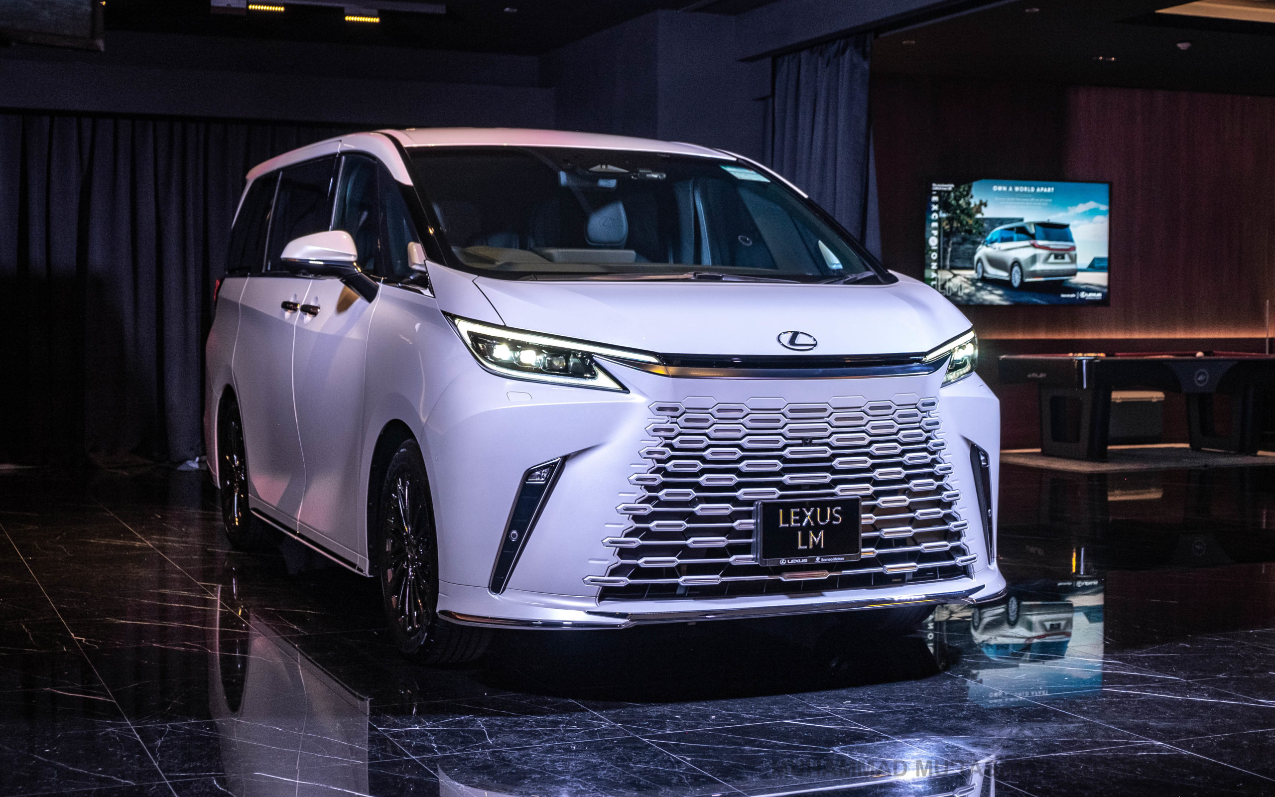 lexus lm rolls into town: because the toyota vellfire just ain't fancy enough