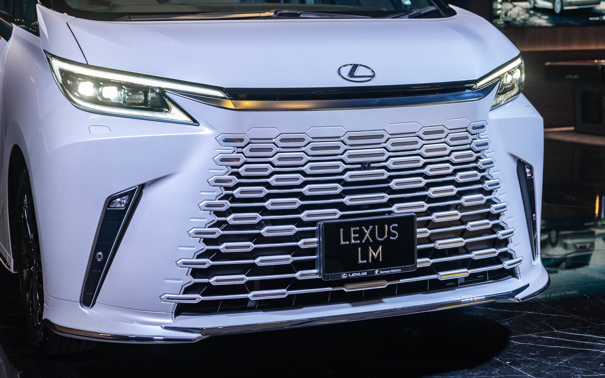 lexus lm rolls into town: because the toyota vellfire just ain't fancy enough