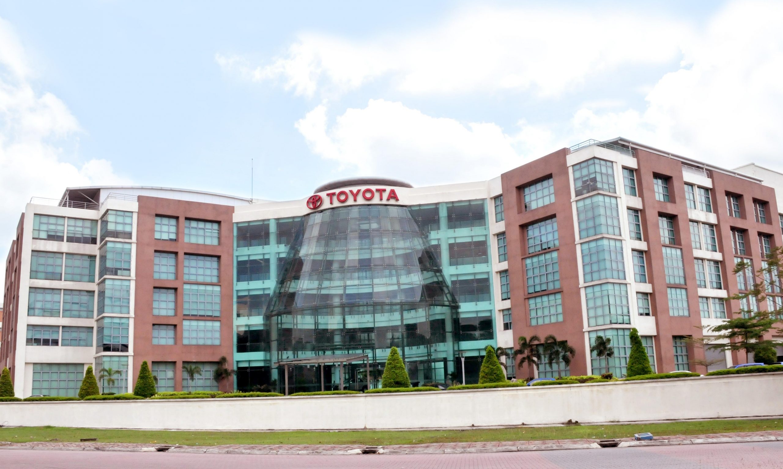 umw toyota motor continues growth with strong sales
