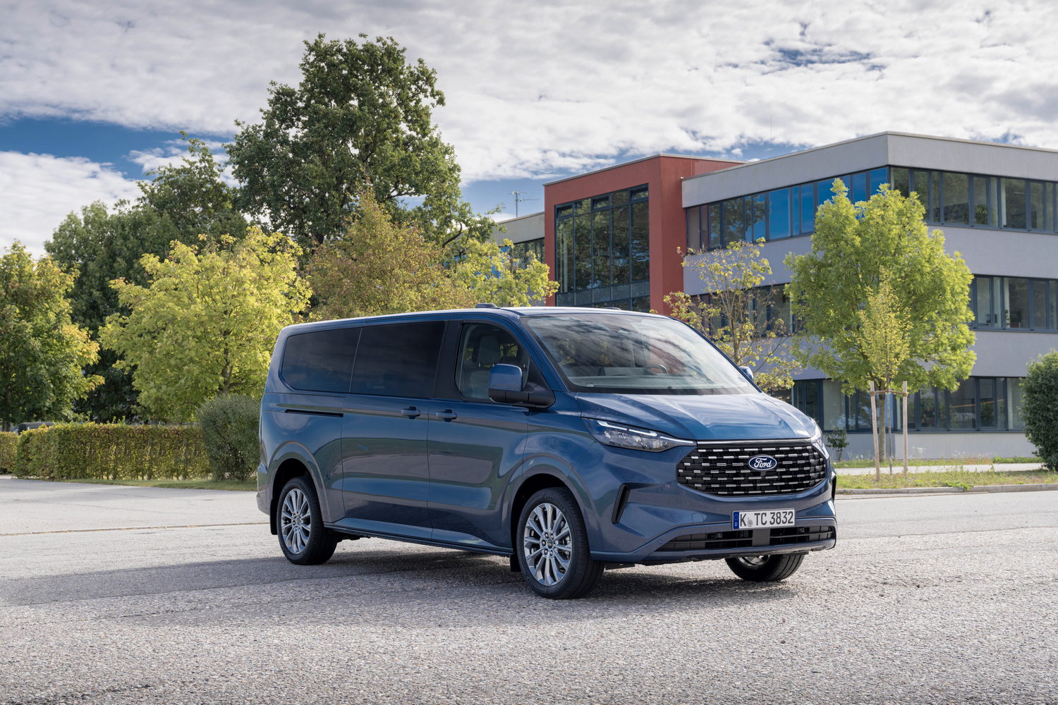 custom, first drive, ford, tourneo, transit, ford transit custom 2023 review: britain's best-selling vehicle gets a thorough makeover