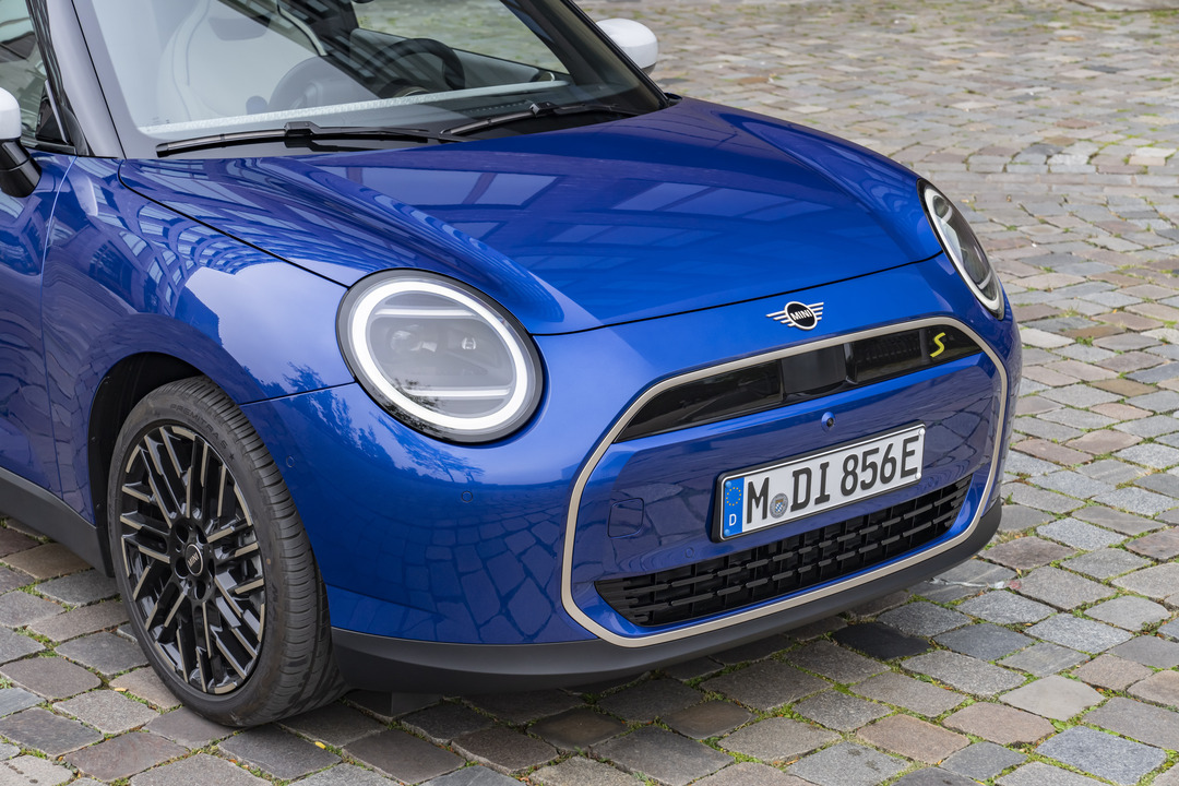 all-electric mini cooper se revealed with a go-kart feel