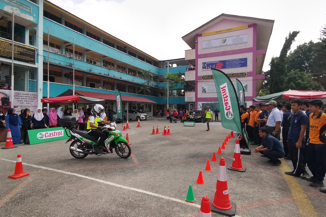 castrol, castrol malaysia, corporate social responsibility, malaysia, motorcycles, road safety, castrol malaysia creates road safety awareness among young motorcyclists