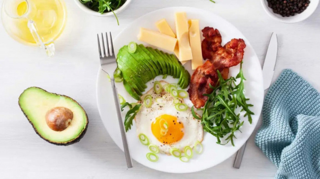 top health benefits of low-carb and ketogenic diets