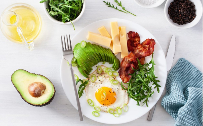 top health benefits of low-carb and ketogenic diets
