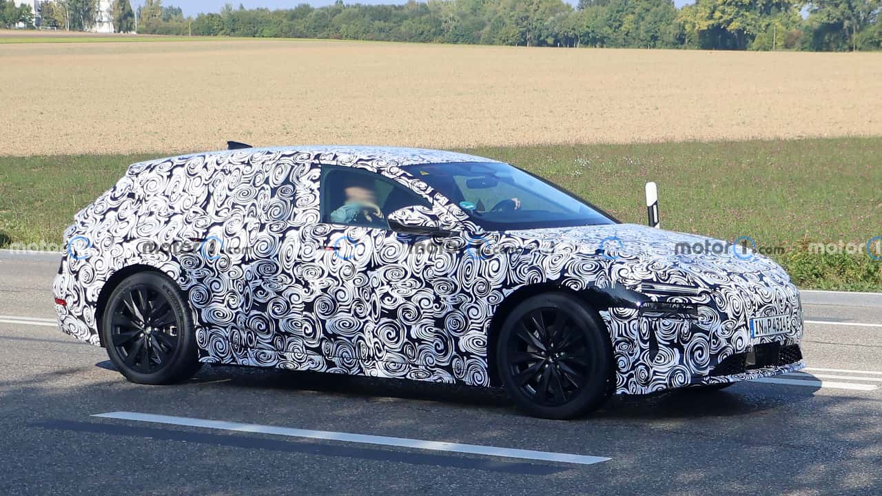 audi a6 avant e-tron spied with production body and final lights